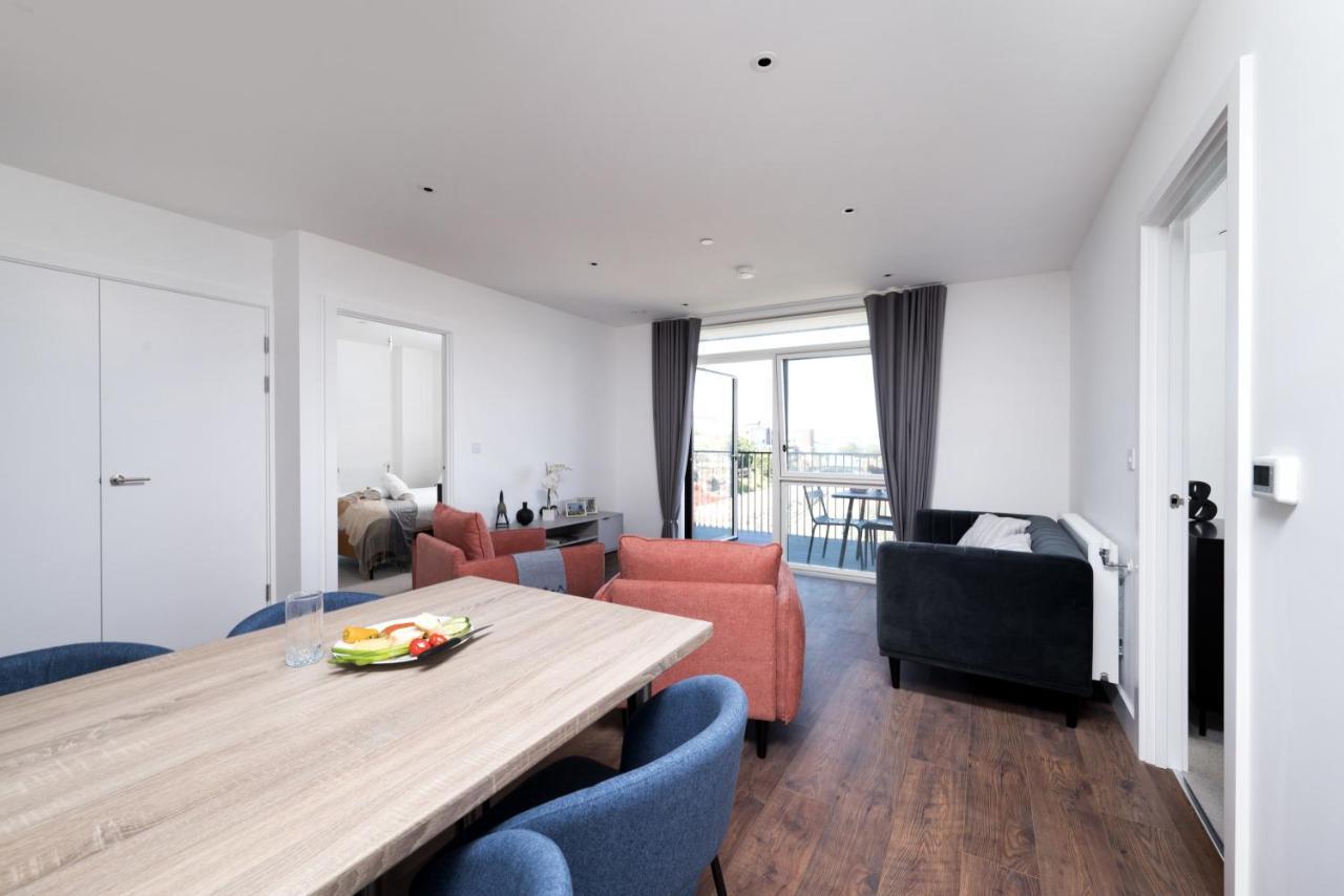 Modern Studios And Apartments At Barking Wharf In Лондон Екстер'єр фото