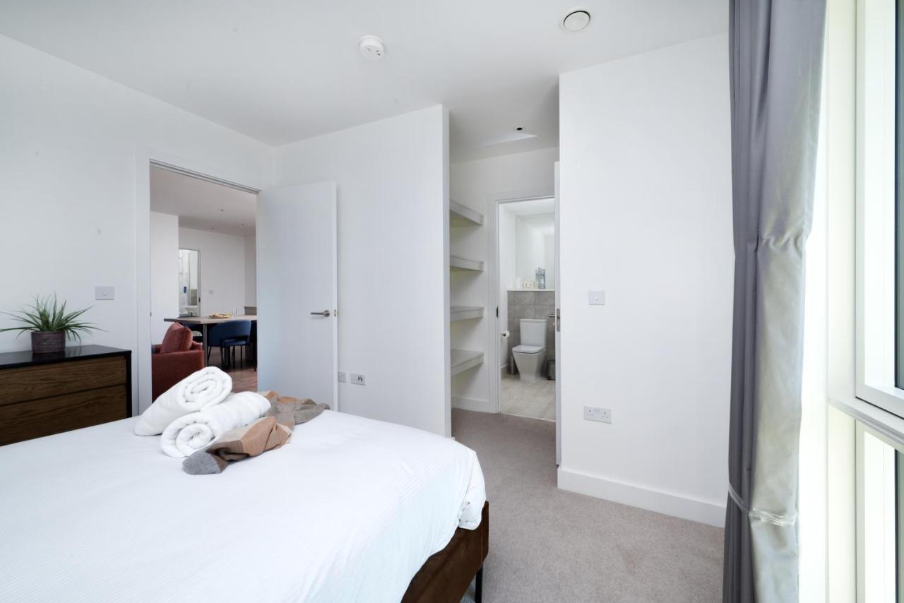 Modern Studios And Apartments At Barking Wharf In Лондон Екстер'єр фото