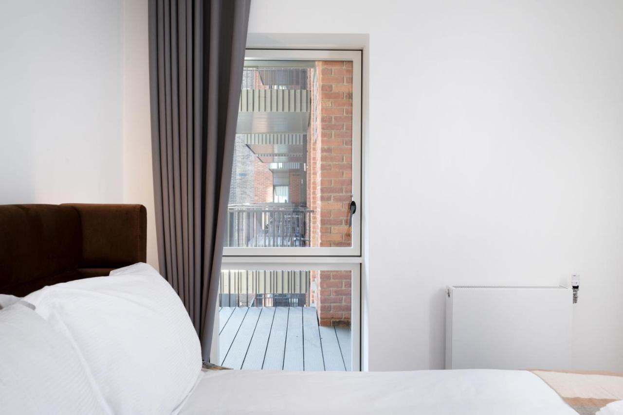 Modern Studios And Apartments At Barking Wharf In Лондон Екстер'єр фото