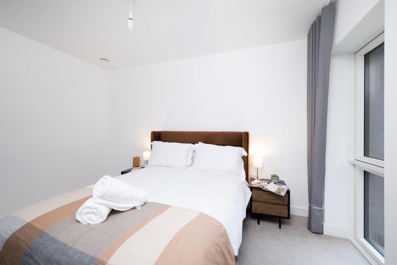 Modern Studios And Apartments At Barking Wharf In Лондон Екстер'єр фото