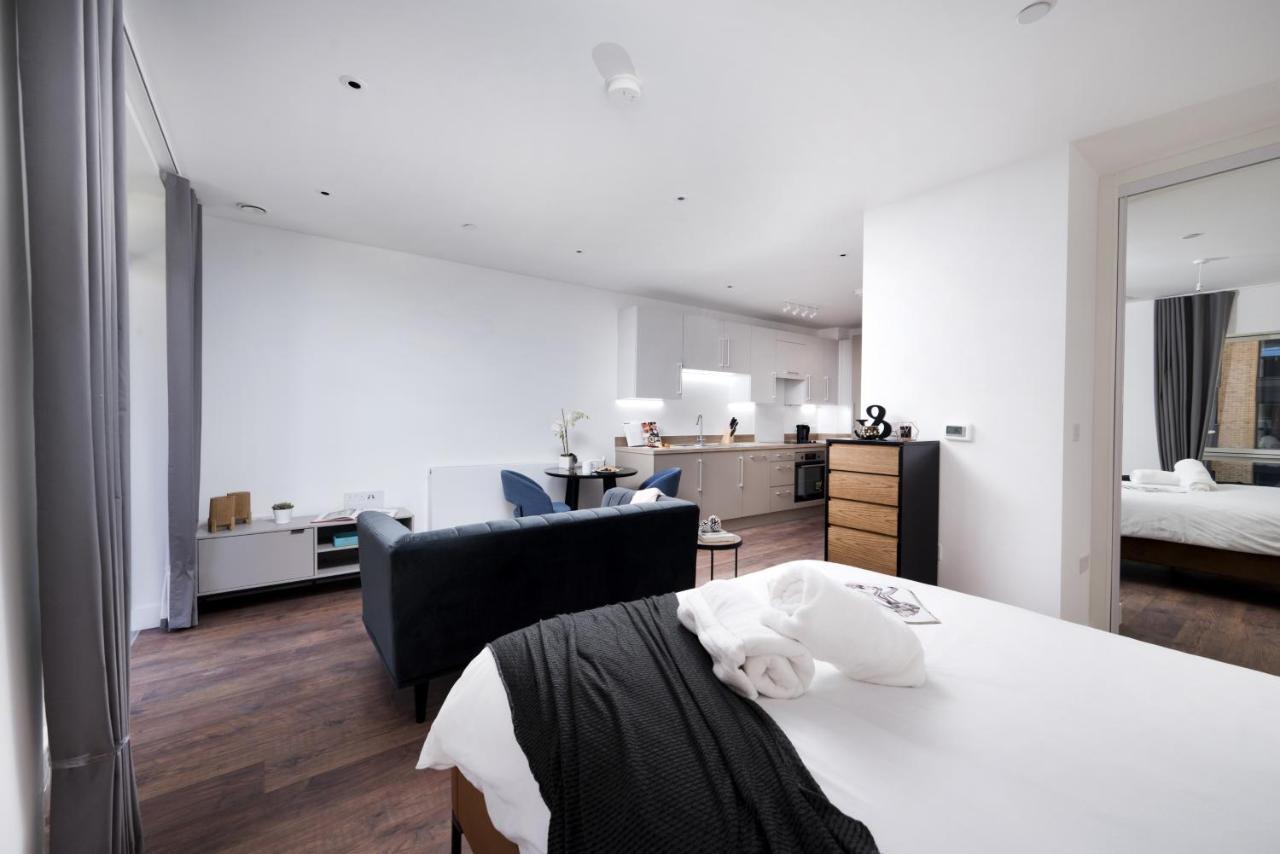 Modern Studios And Apartments At Barking Wharf In Лондон Екстер'єр фото